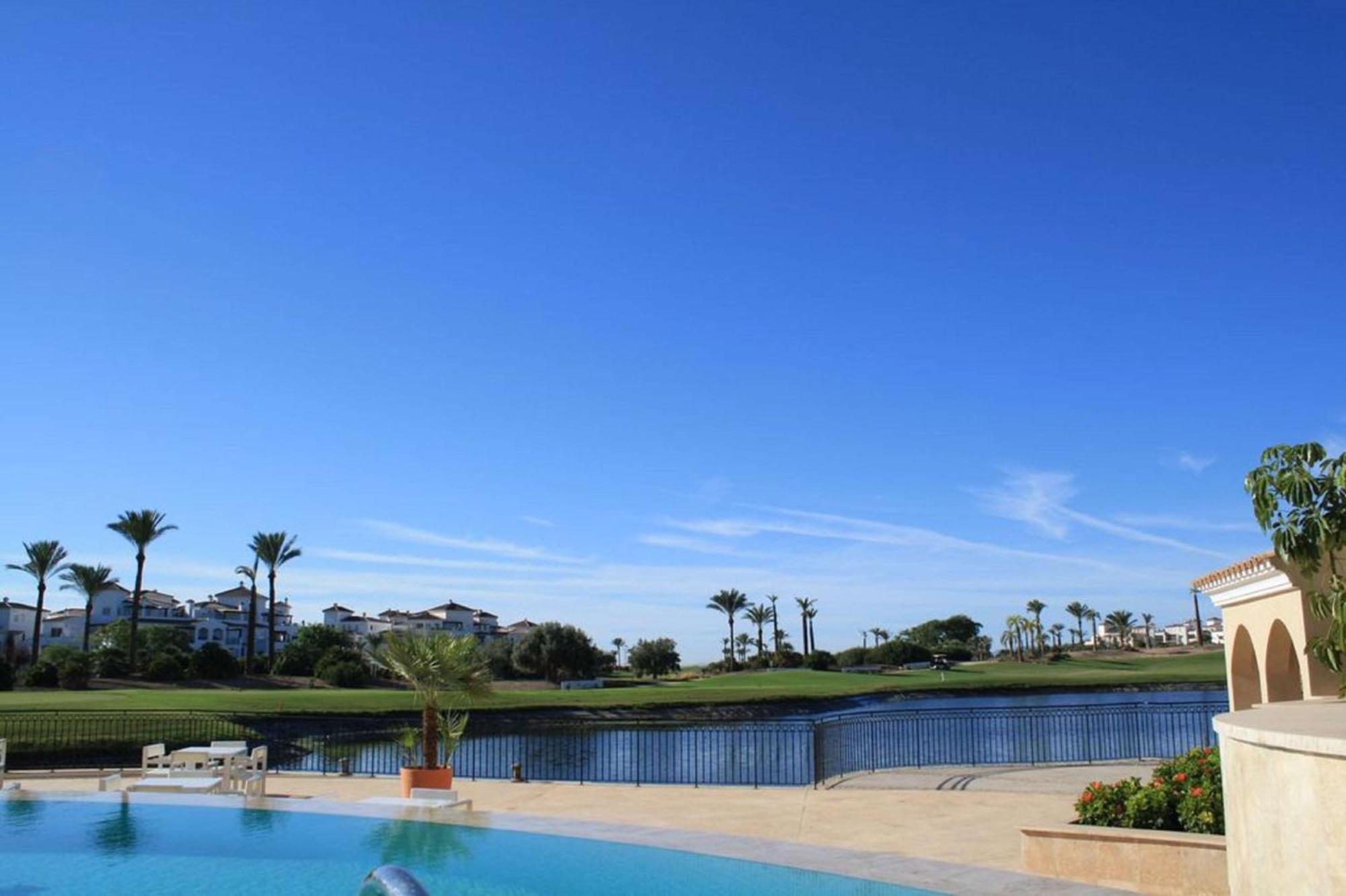 Doubletree By Hilton La Torre Golf Resort Roldán Exterior foto Golf course in El Alamein