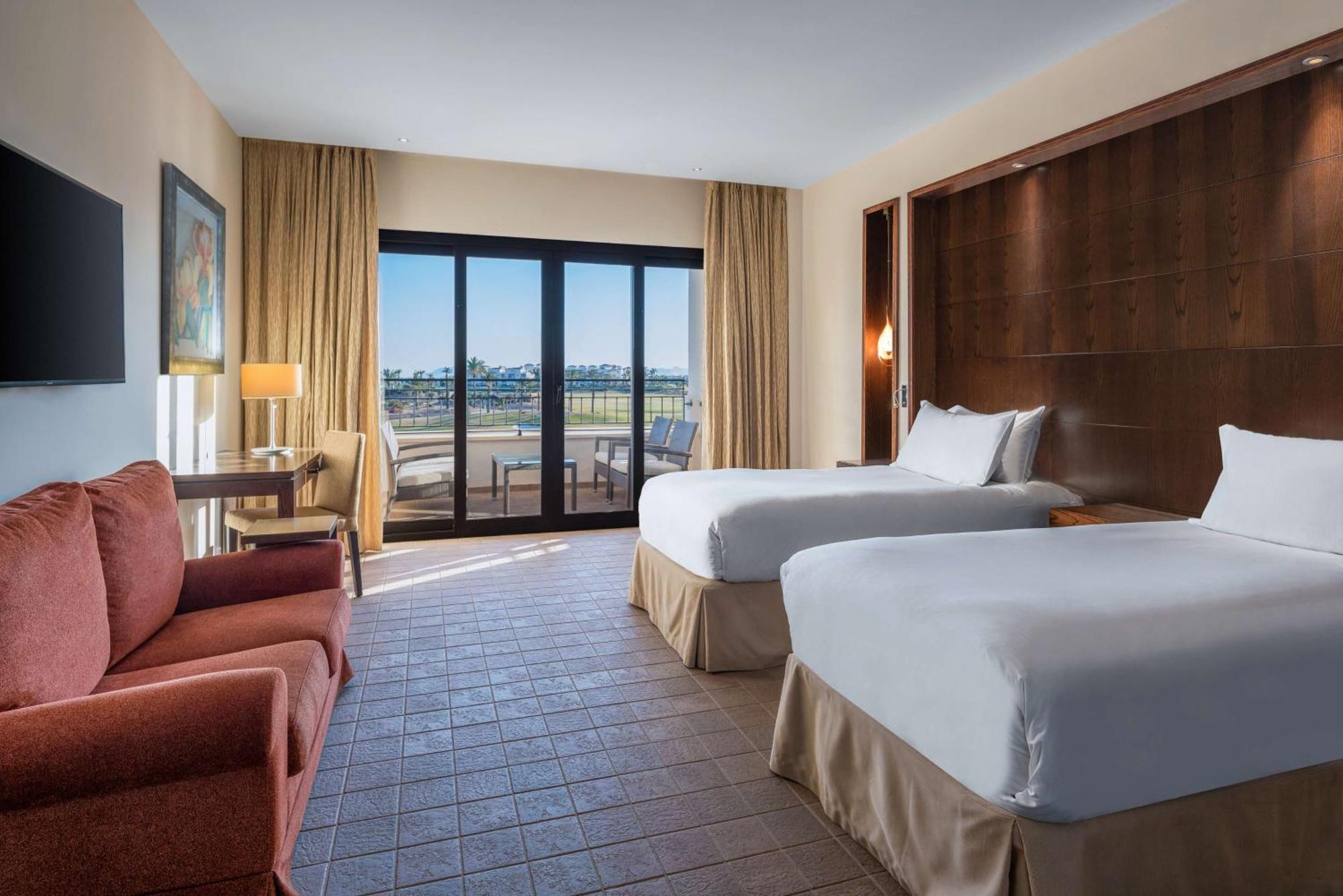 Doubletree By Hilton La Torre Golf Resort Roldán Exterior foto A guest room at the Hilton San Diego Bayfront