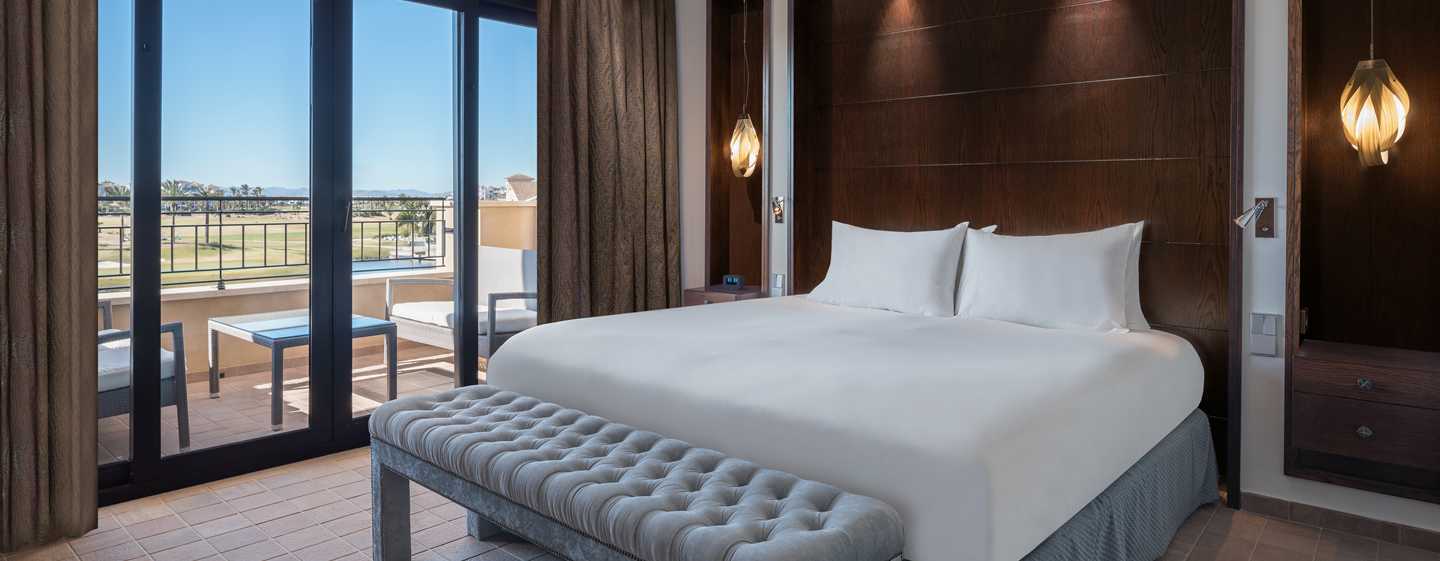 Doubletree By Hilton La Torre Golf Resort Roldán Exterior foto A bedroom at the hotel