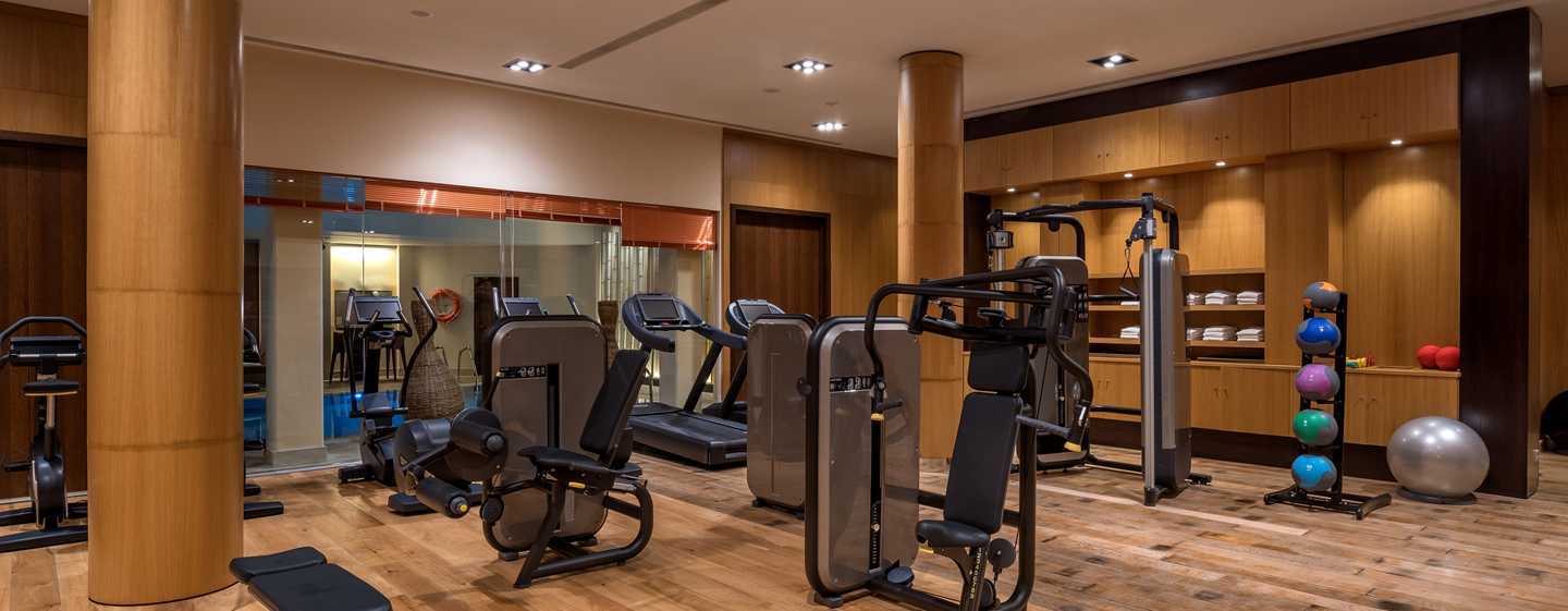 Doubletree By Hilton La Torre Golf Resort Roldán Exterior foto The gym at the hotel